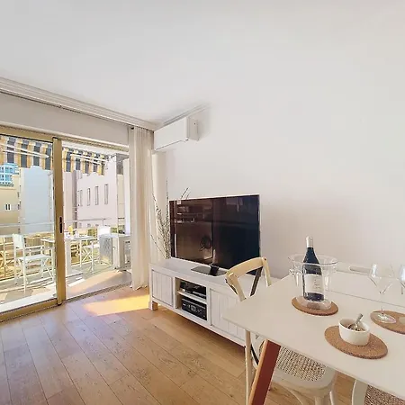 Bright Studio, Swimming-pool Apartment