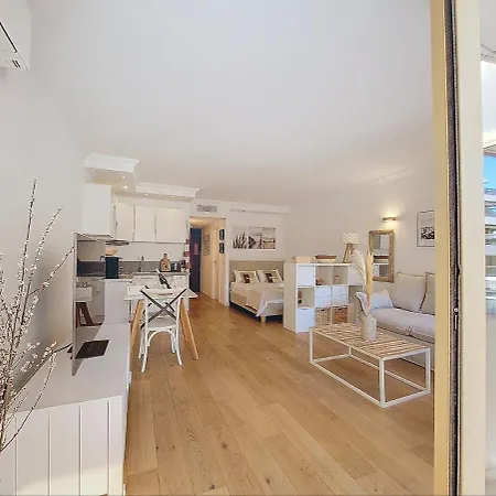 Apartment Bright Studio, Swimming-pool Nice