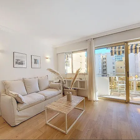 Apartment Bright Studio, Swimming-pool Nice
