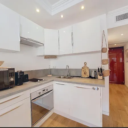 Apartment Bright Studio, Swimming-pool